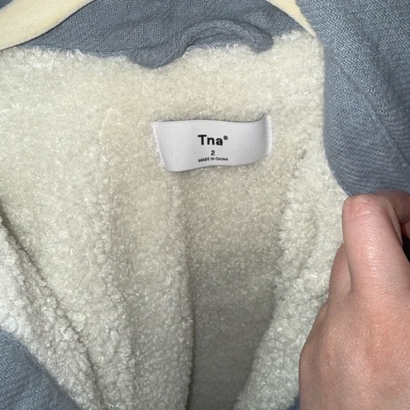 Aritzia TNA fuzzy jacket - Picture 4 of 4